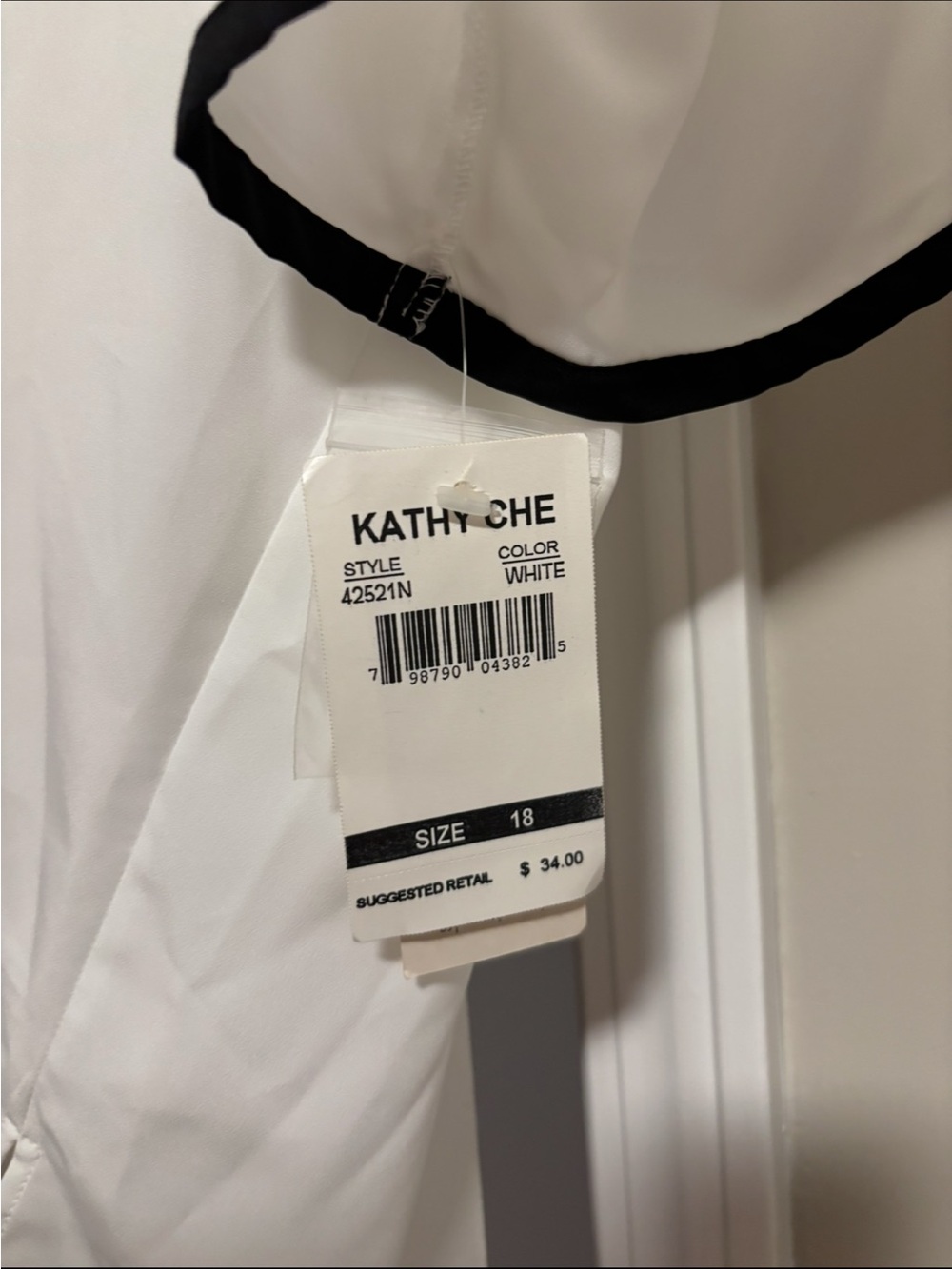 Kathy Che, Cozy Chic Women’s White Button-Up Shirt with Black Trim, Size 18 - Picture 4 of 5